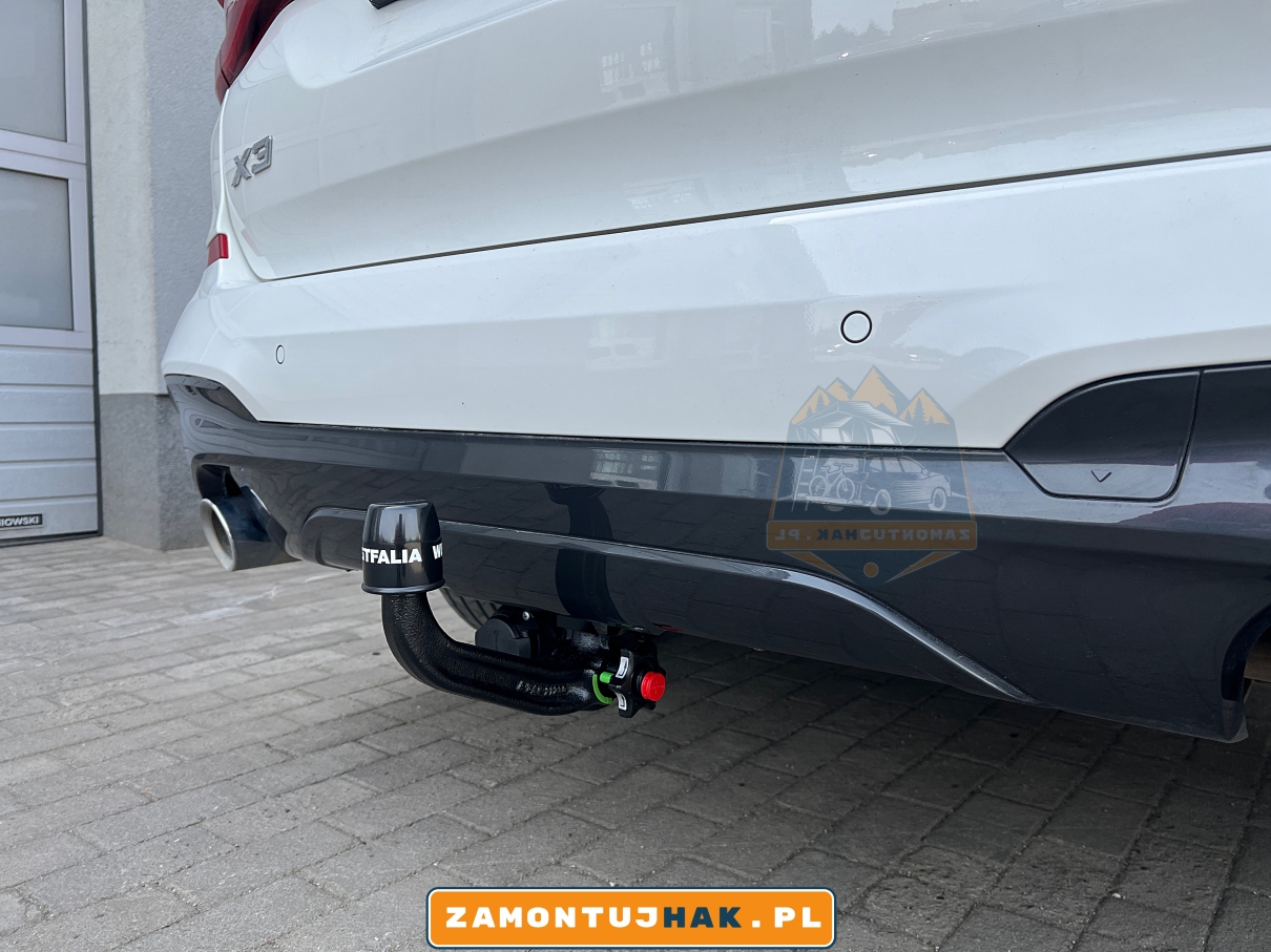 zdjecie z bliska zamontowanej kuli haka westfalia a40v na bmw x3 g01 m-pakiet